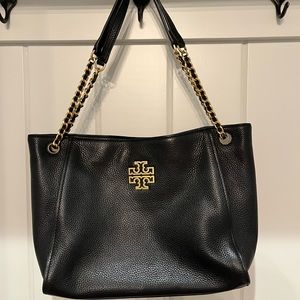 Tory Burch bag, wear as shoulder bag or crossbody Excellent like-new condition.